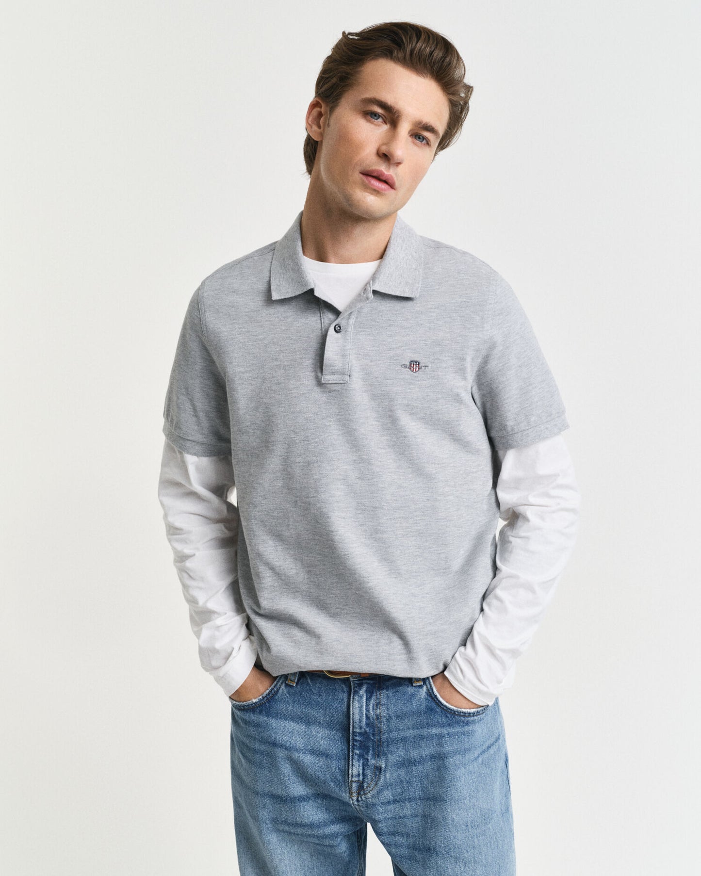 Regular Fit Piqué Poloshirt mit Schildlogo