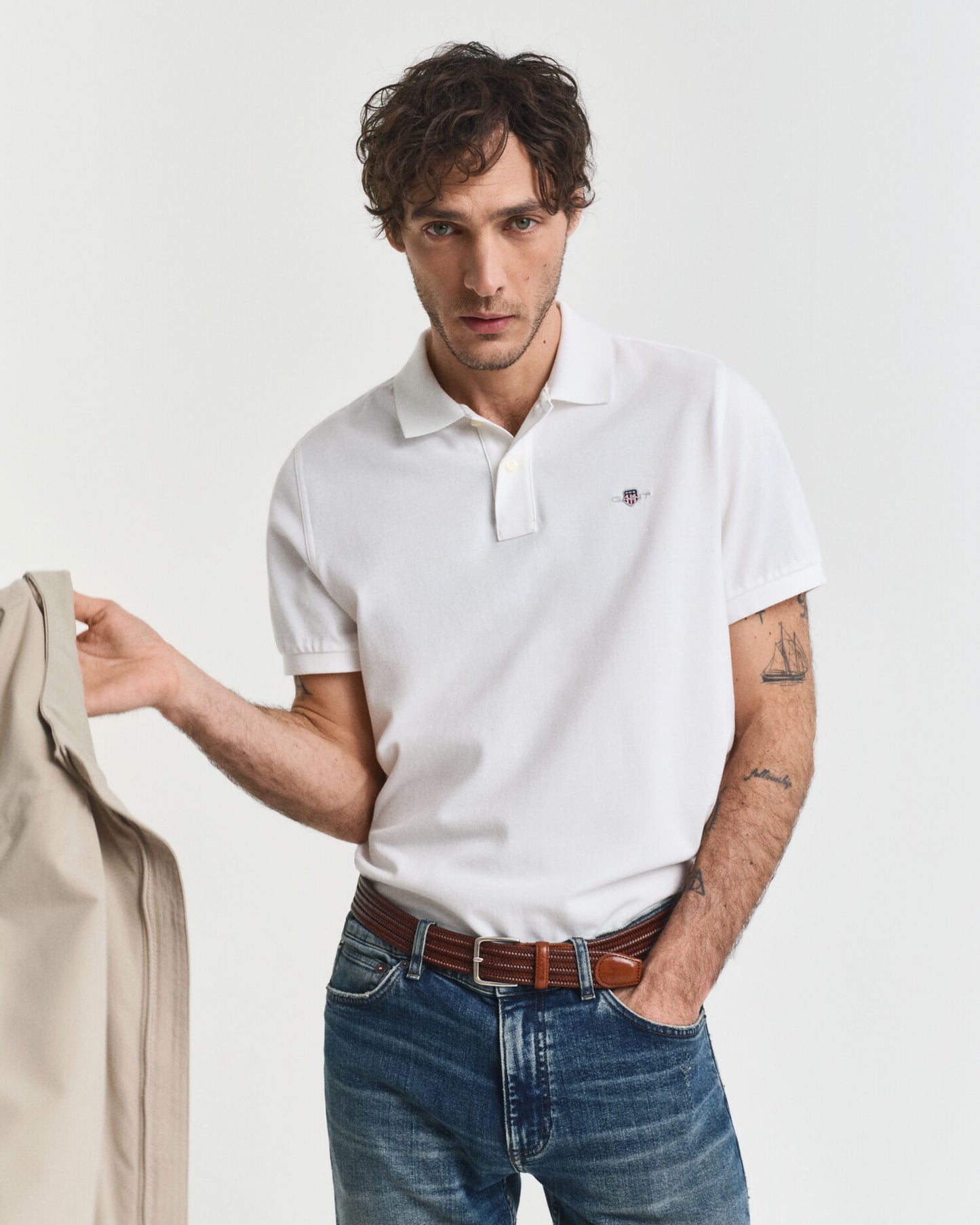 Regular Fit Piqué Poloshirt mit Schildlogo