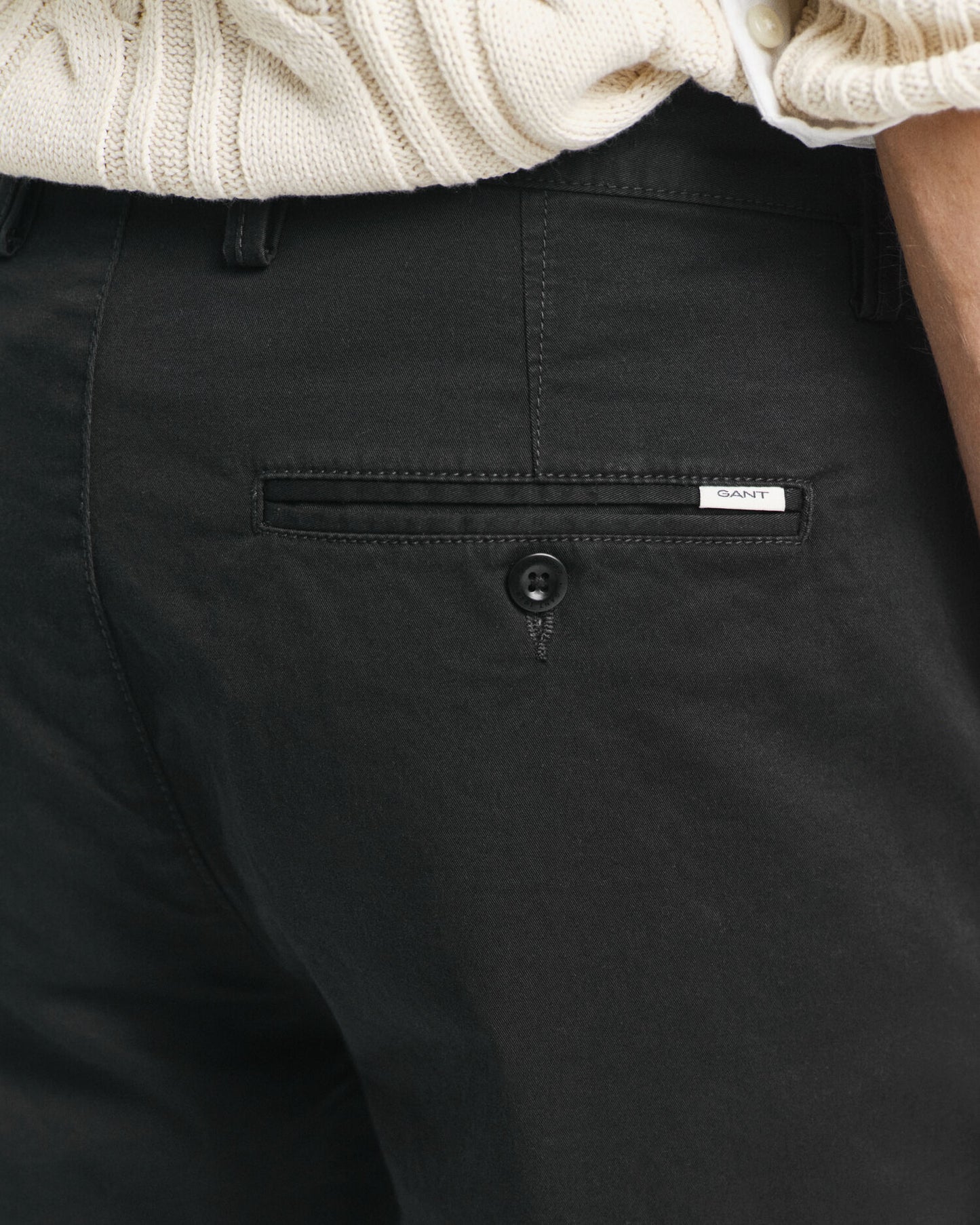 Pantalon chino en sergé coupe droite