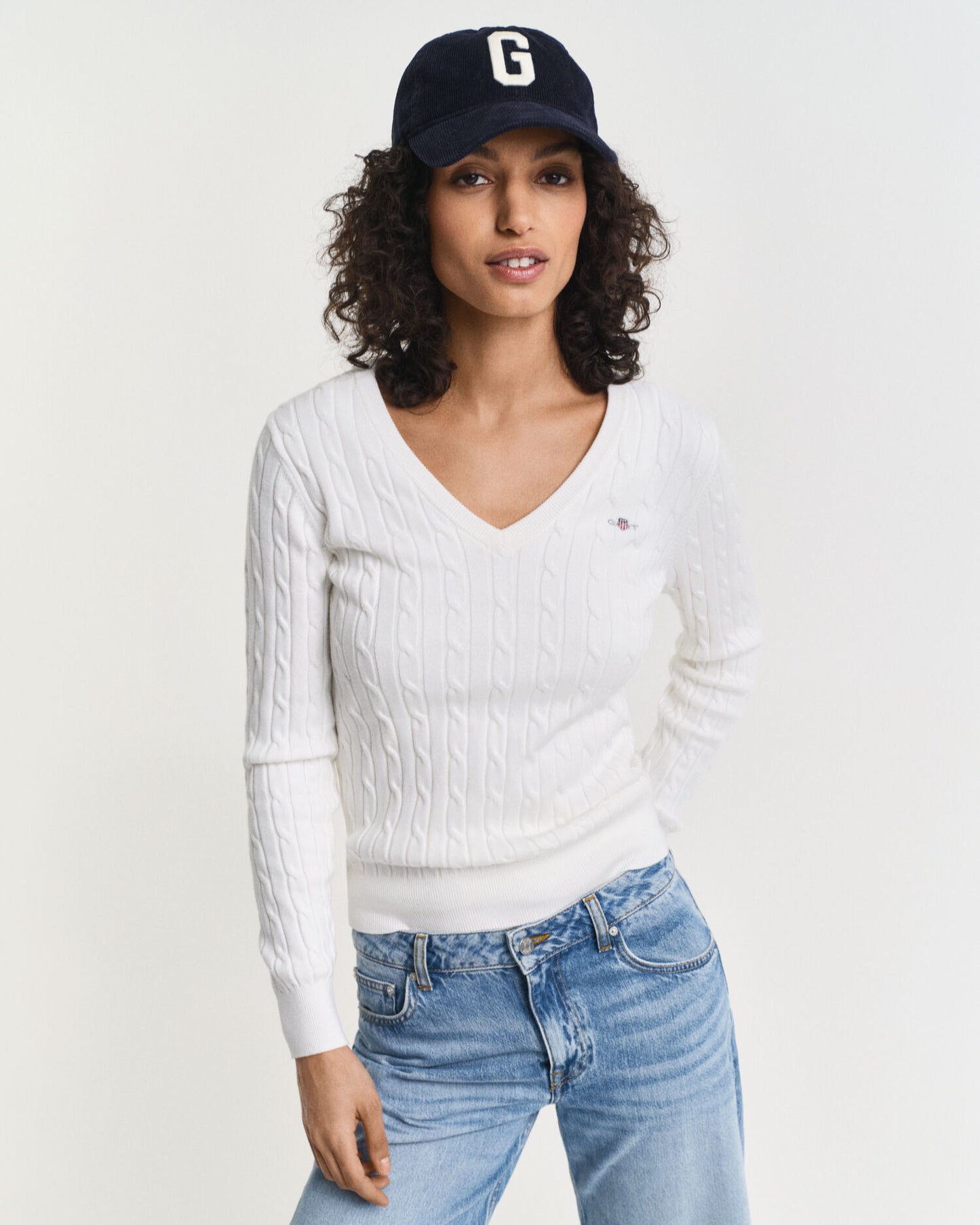 V-Pullover aus Stretch-Baumwollzopfstrick
