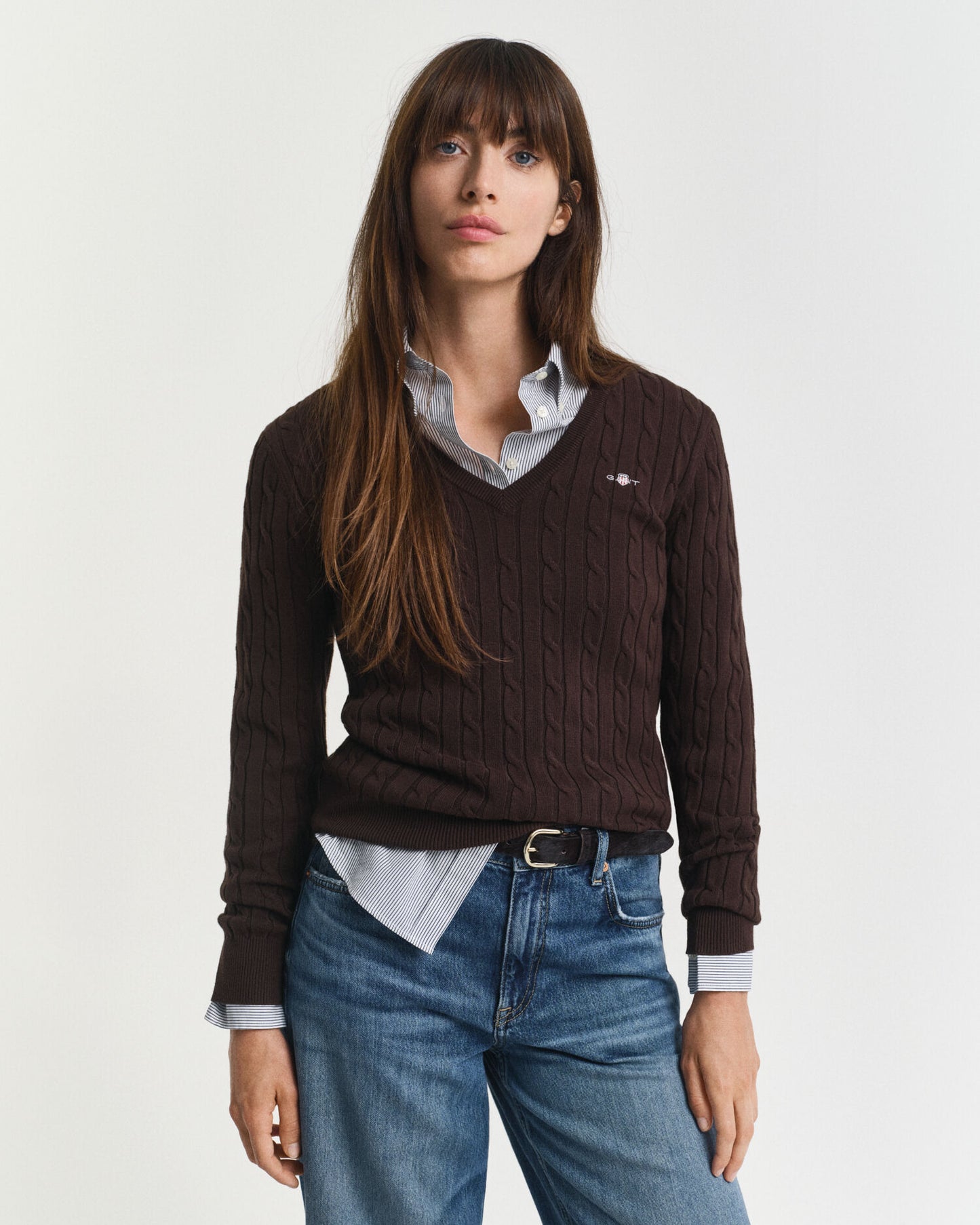 V-Pullover aus Stretch-Baumwollzopfstrick