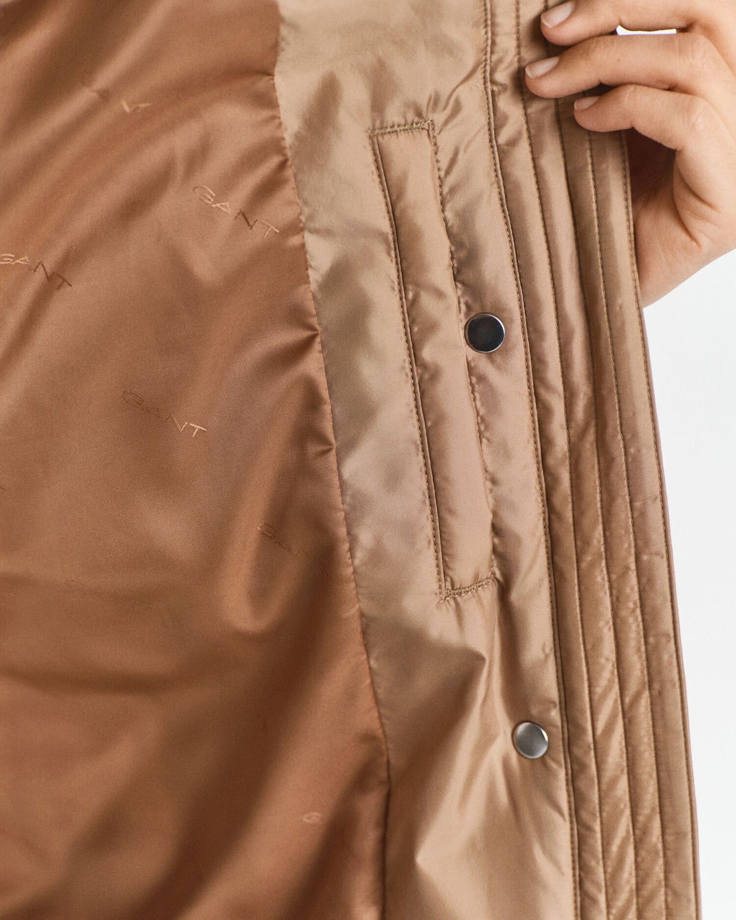 Gesteppte Jacke mit Cordbesatz