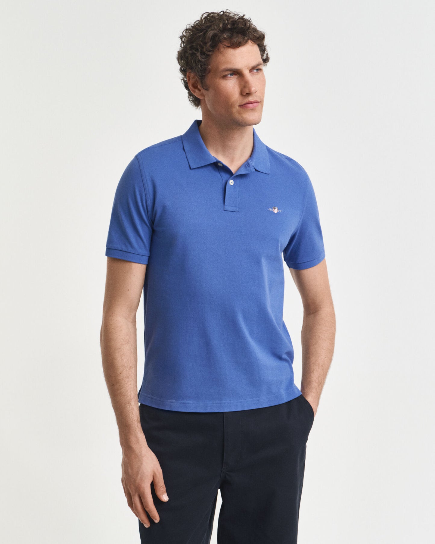 Regular Fit Piqué Poloshirt mit Schildlogo