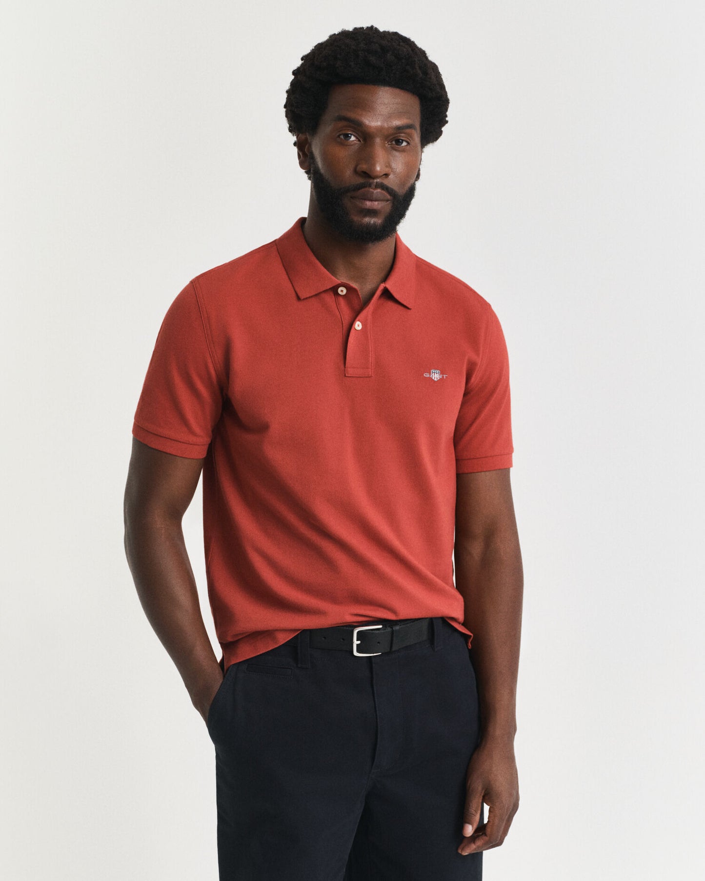 Regular Fit Piqué Poloshirt mit Schildlogo